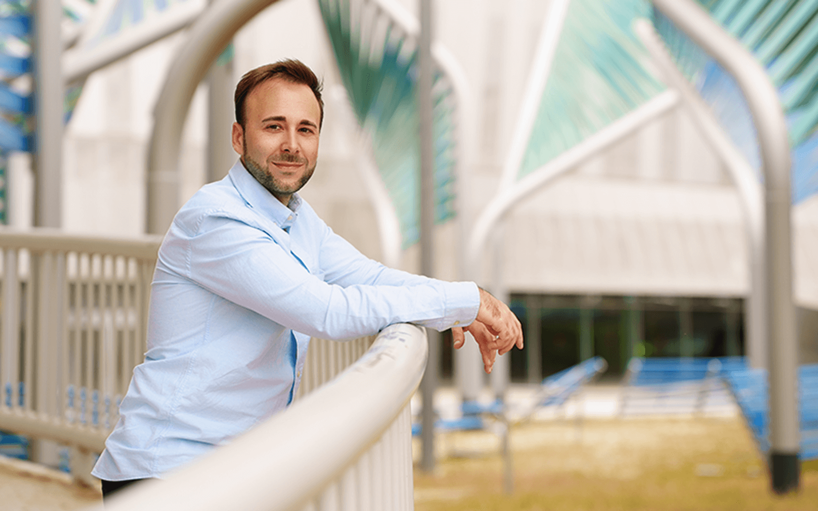 Mobile Hero Victor Hernandez