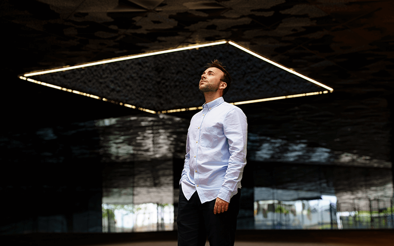 Mobile Hero Victor Hernandez